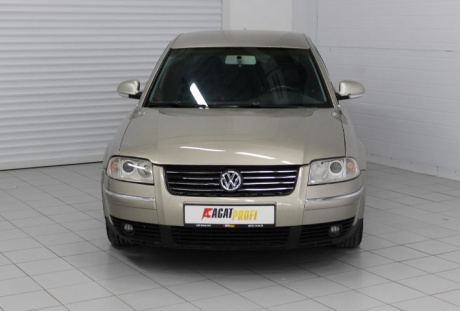 Volkswagen Passat 2004 года с пробегом 275 442 км, фото 2