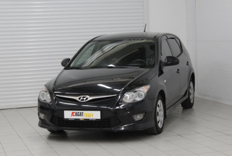 Hyundai i30 2010 года с пробегом 199 856 км, фото 1